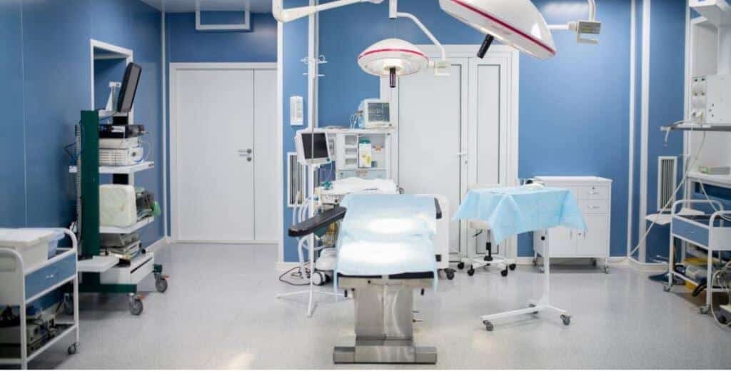 Surgical team working in an operating theatre